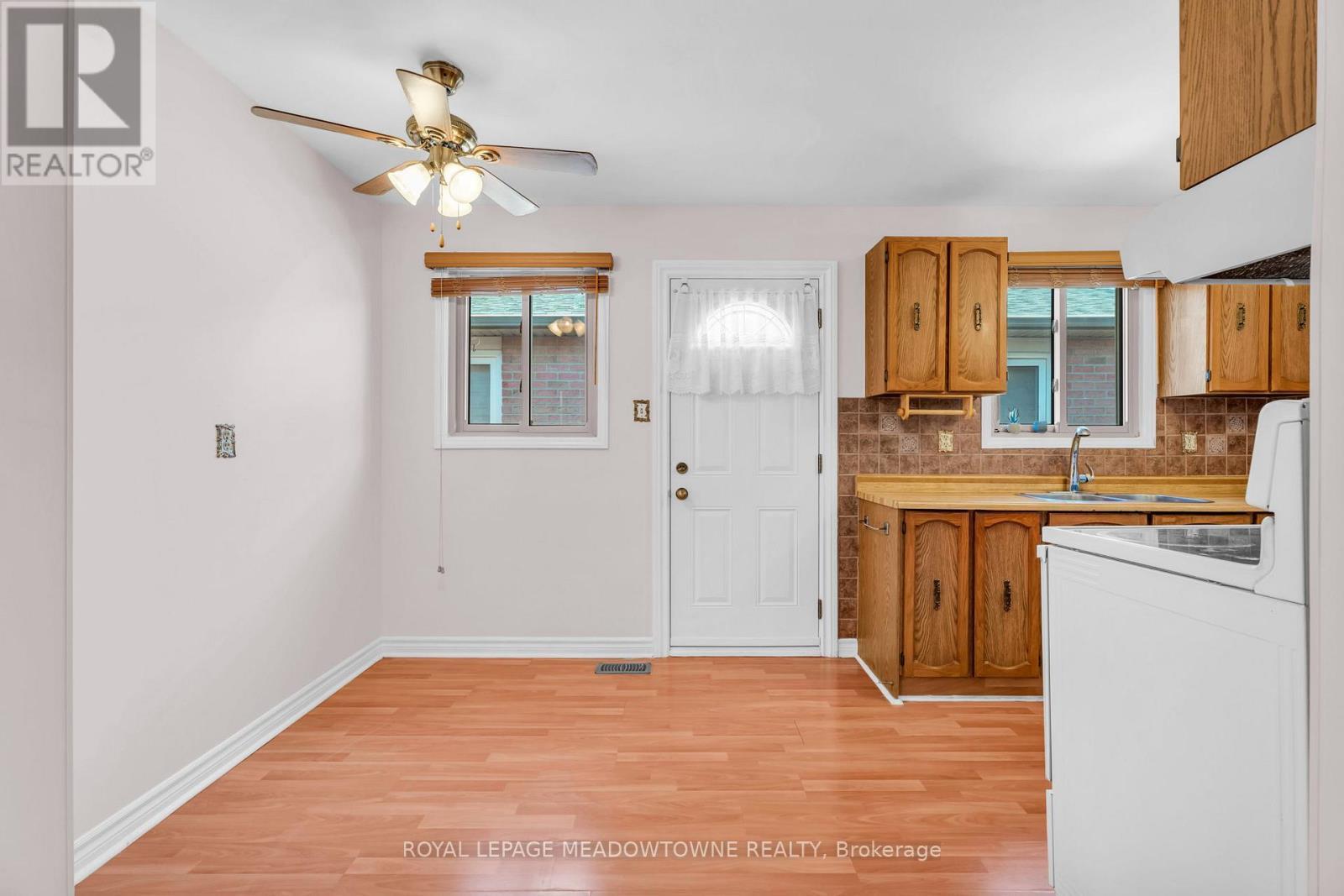 












100 MARTINDALE CRESCENT

,
Brampton,




Ontario
L6X2V1

