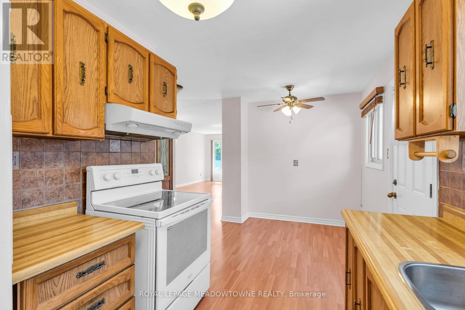












100 MARTINDALE CRESCENT

,
Brampton,




Ontario
L6X2V1

