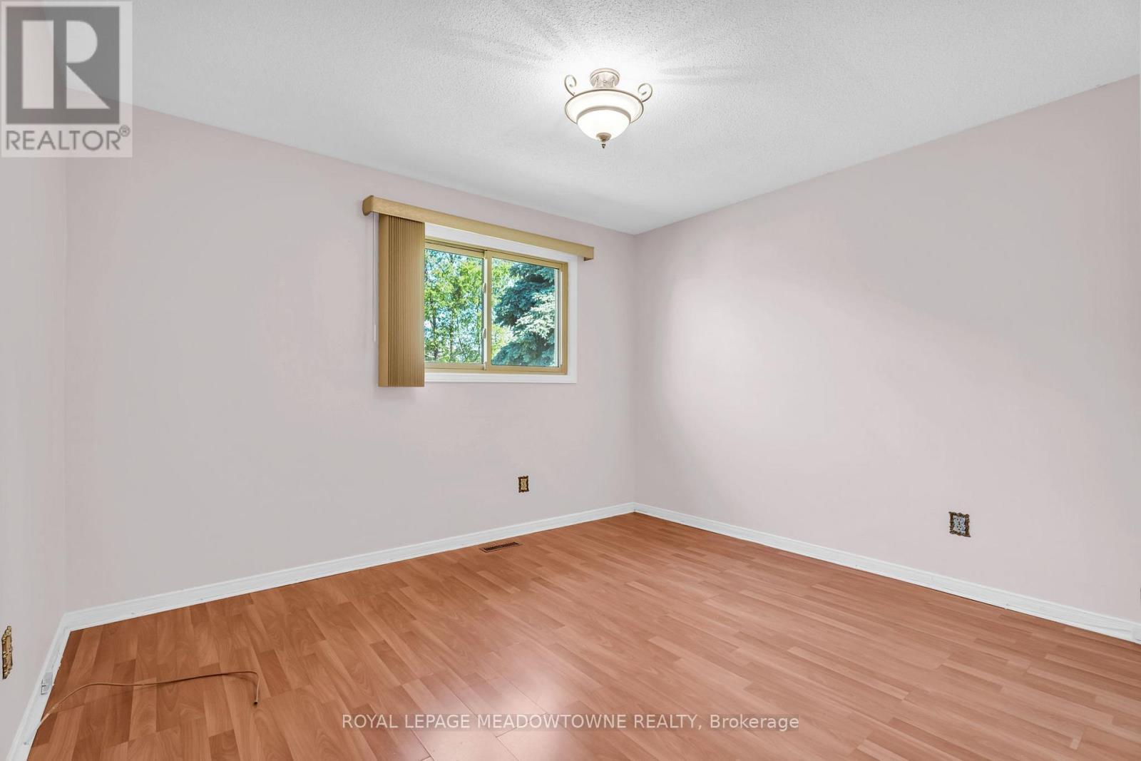 












100 MARTINDALE CRESCENT

,
Brampton,




Ontario
L6X2V1

