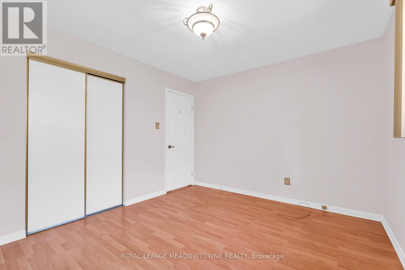 












100 MARTINDALE CRESCENT

,
Brampton,




Ontario
L6X2V1

