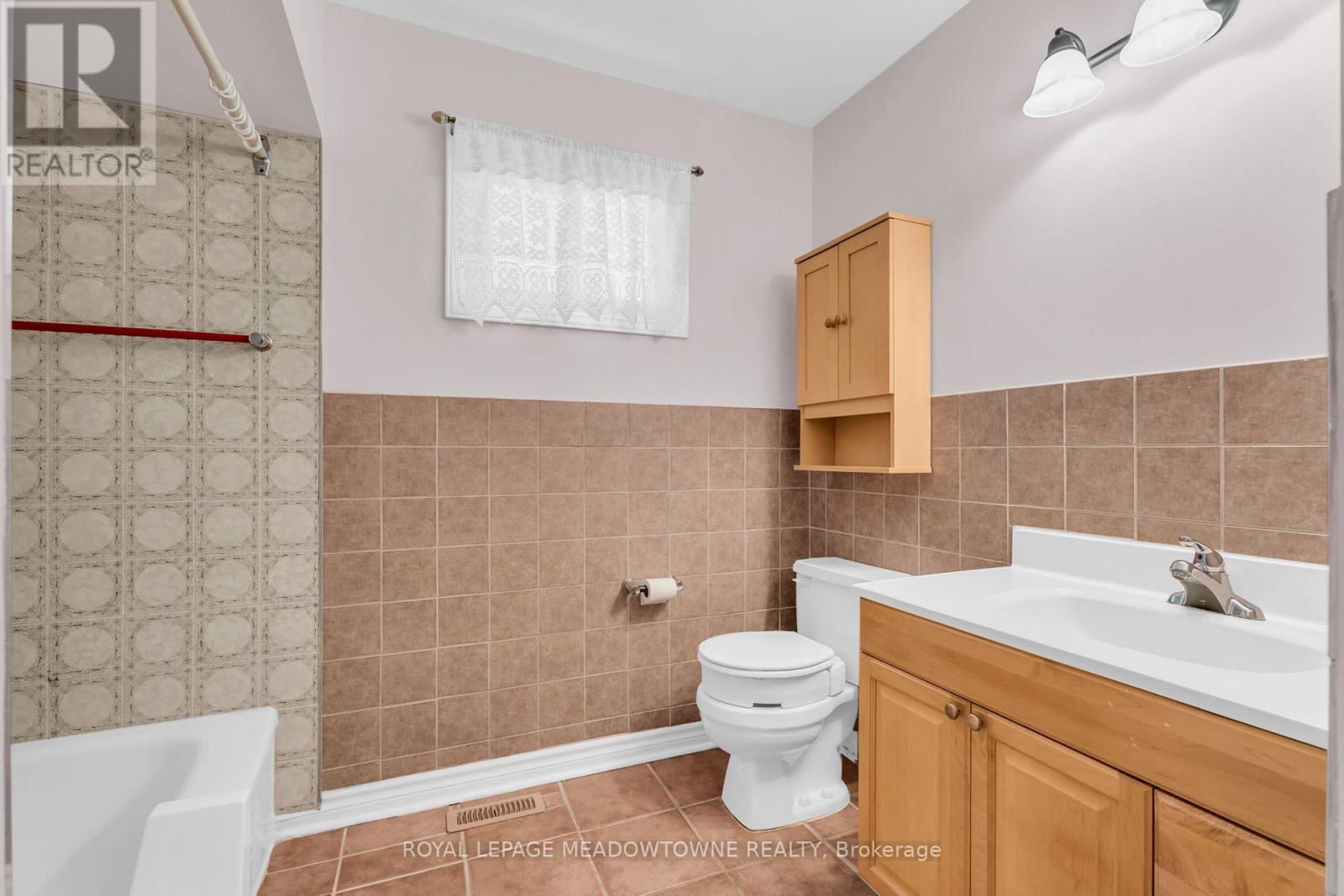 












100 MARTINDALE CRESCENT

,
Brampton,




Ontario
L6X2V1

