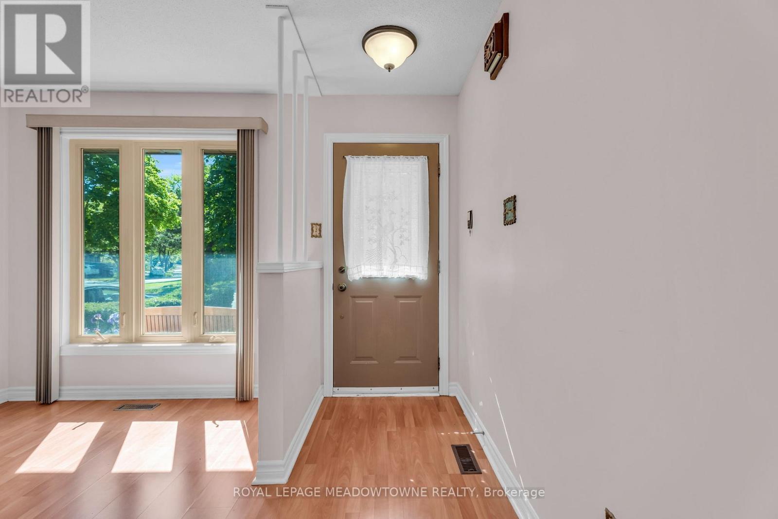 












100 MARTINDALE CRESCENT

,
Brampton,




Ontario
L6X2V1


