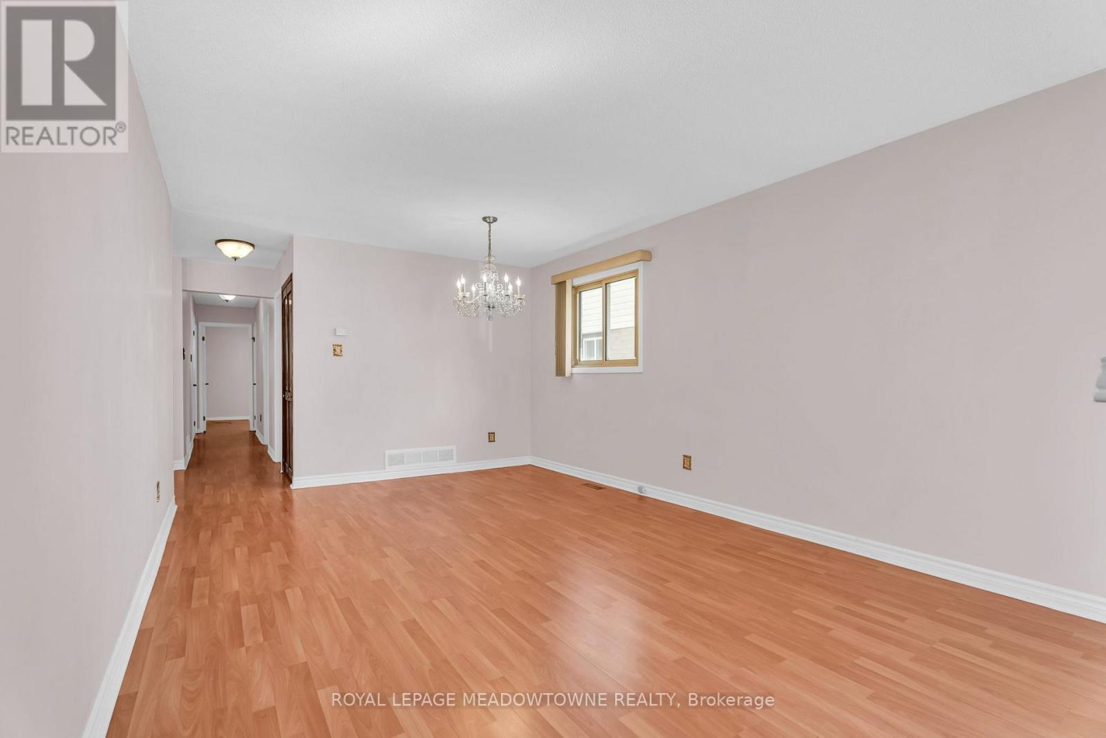 












100 MARTINDALE CRESCENT

,
Brampton,




Ontario
L6X2V1

