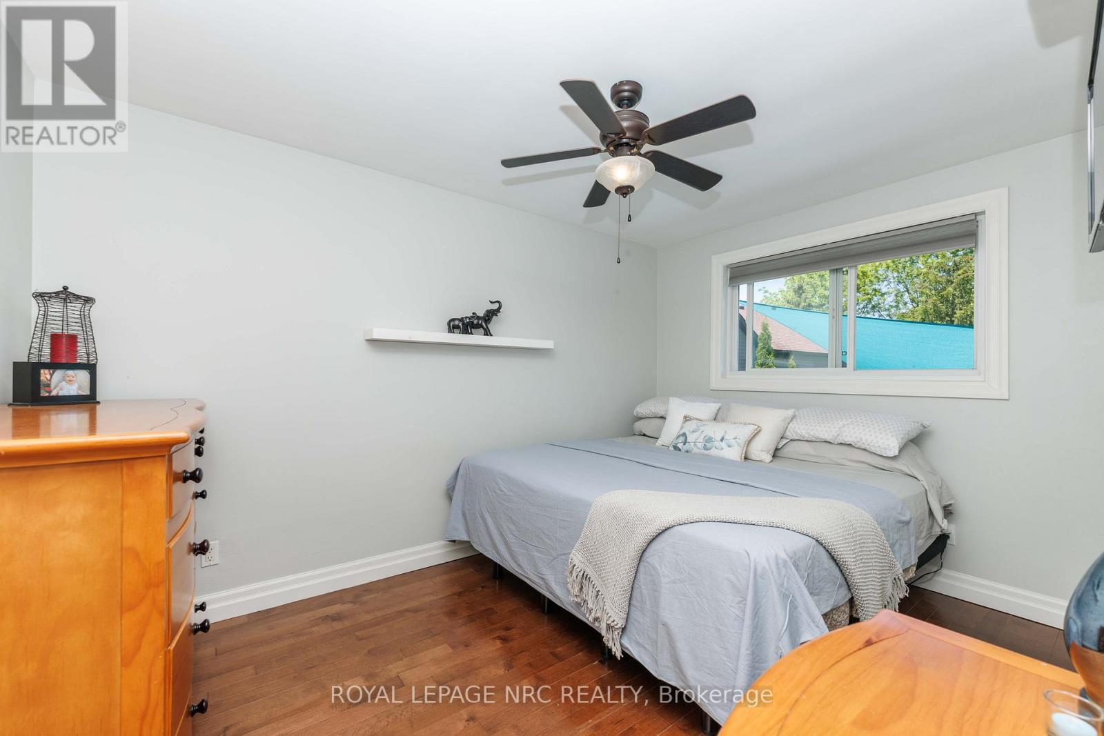 












7 STEPHEN STREET

,
St. Catharines (Lakeport),




Ontario
L2N6S4

