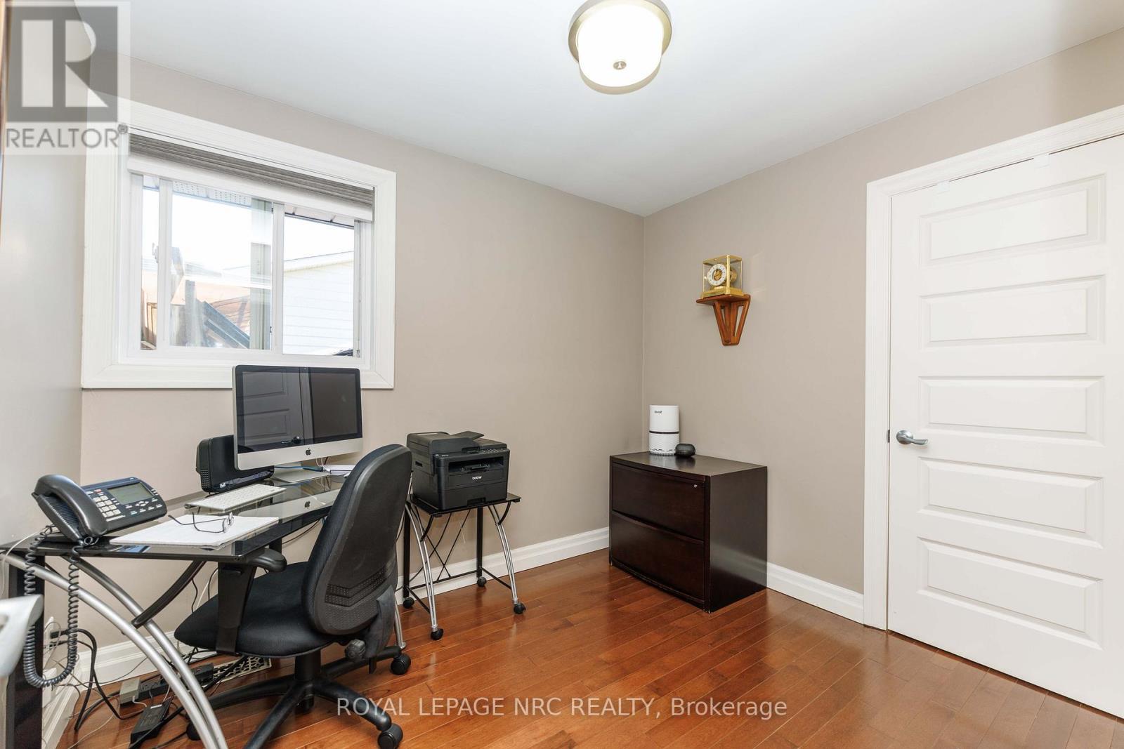 












7 STEPHEN STREET

,
St. Catharines (Lakeport),




Ontario
L2N6S4

