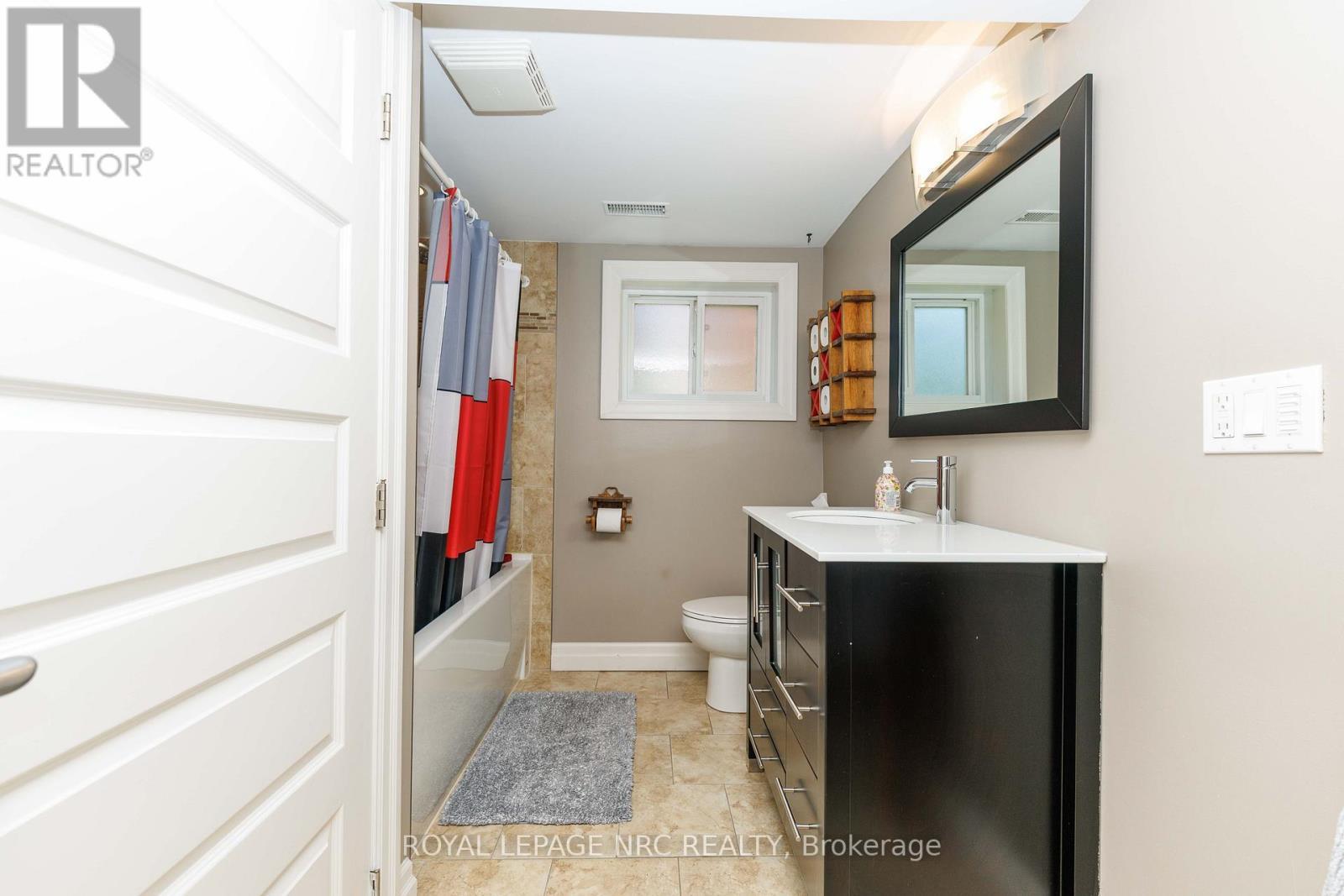 












7 STEPHEN STREET

,
St. Catharines (Lakeport),




Ontario
L2N6S4

