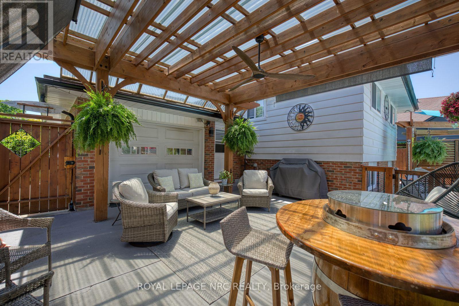 












7 STEPHEN STREET

,
St. Catharines (Lakeport),




Ontario
L2N6S4

