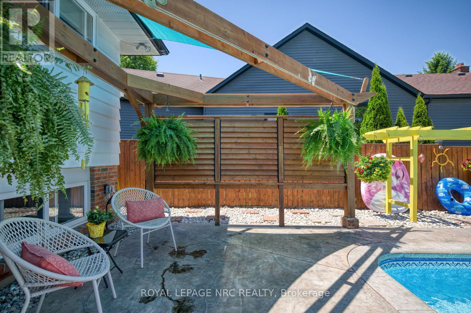 












7 STEPHEN STREET

,
St. Catharines (Lakeport),




Ontario
L2N6S4

