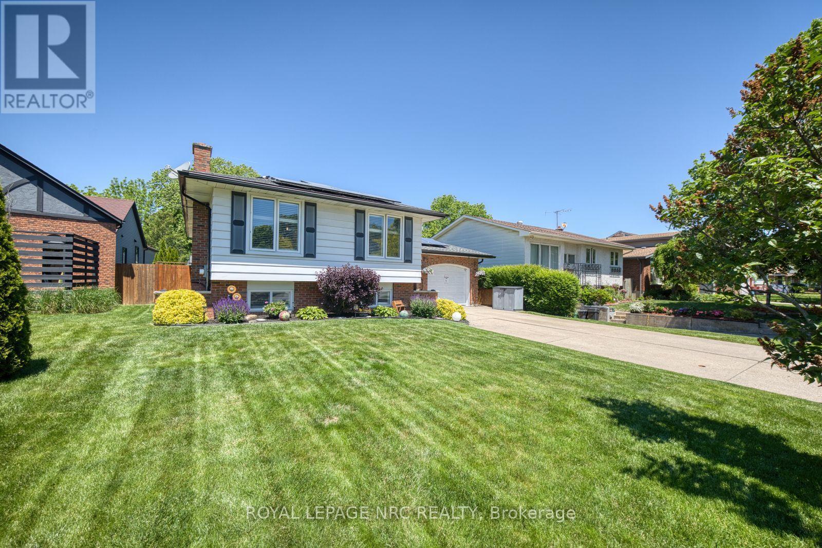 












7 STEPHEN STREET

,
St. Catharines (Lakeport),




Ontario
L2N6S4

