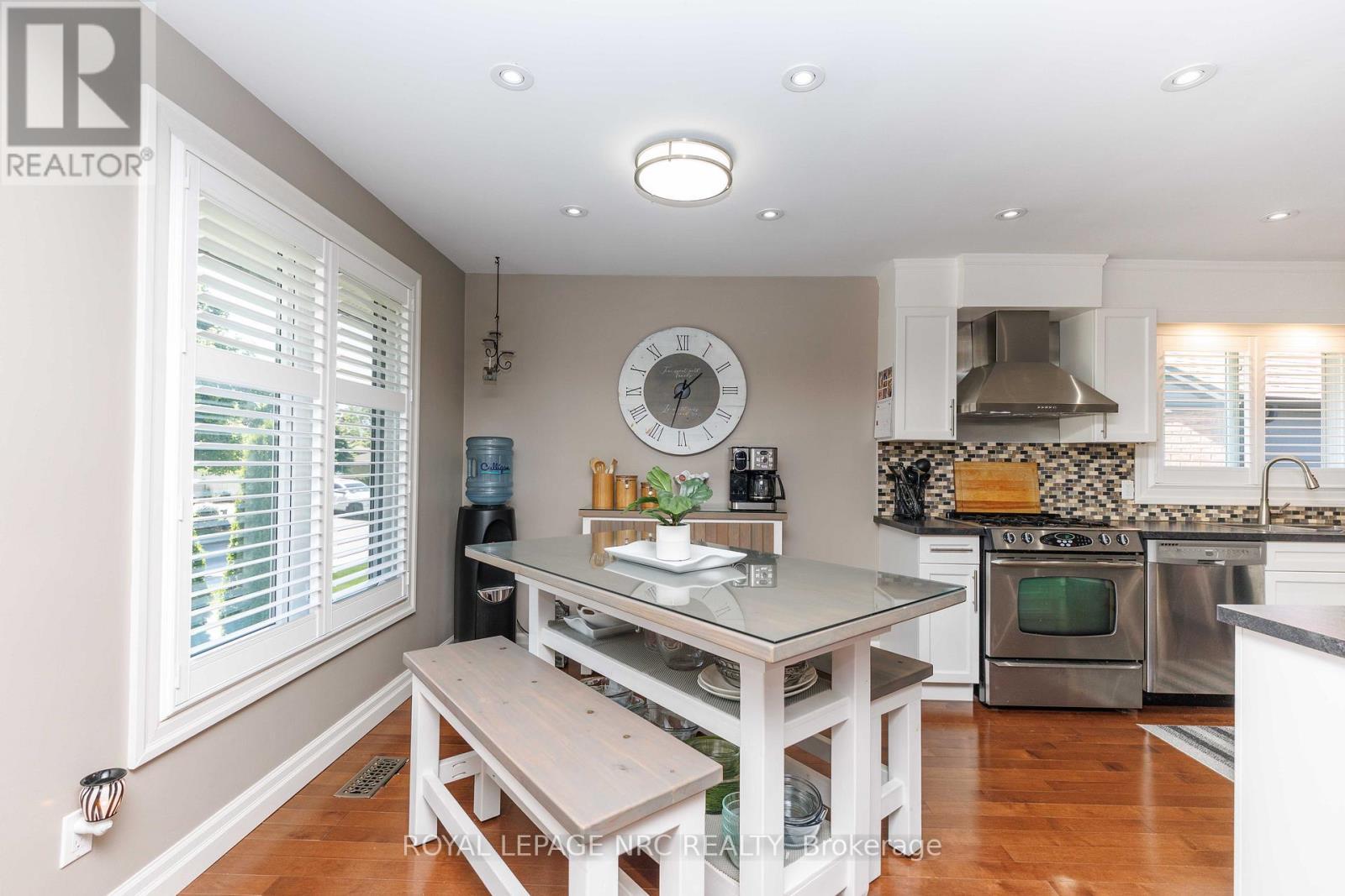 












7 STEPHEN STREET

,
St. Catharines (Lakeport),




Ontario
L2N6S4

