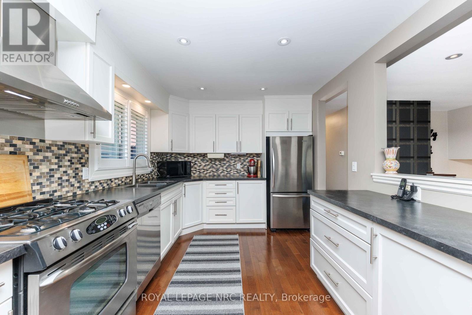 












7 STEPHEN STREET

,
St. Catharines (Lakeport),




Ontario
L2N6S4

