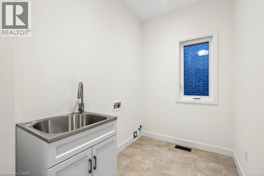 












100 WATERSHORE Drive Unit# Lot 2

,
Stoney Creek,




Ontario
L8E0C1

