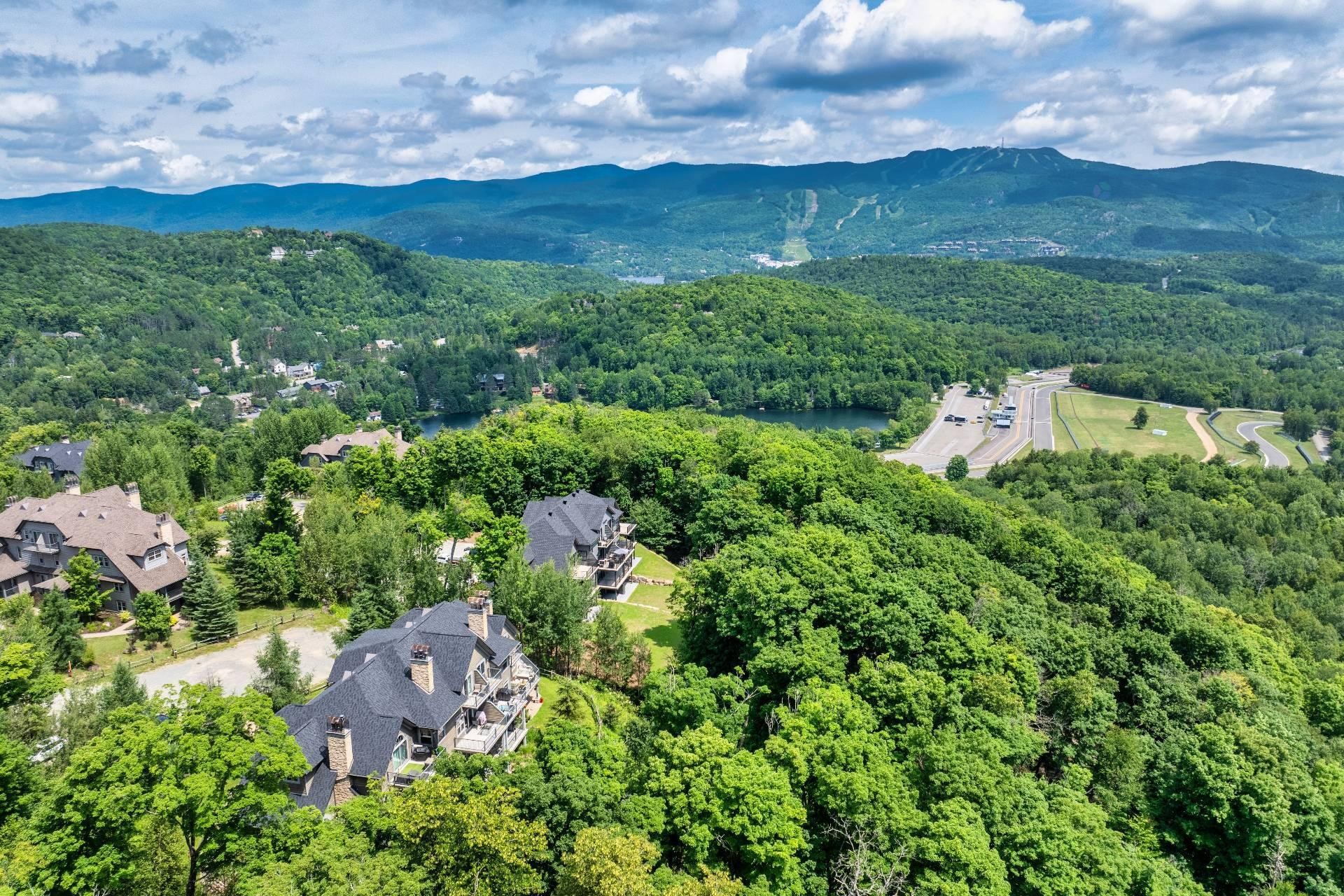 









300


Rue du Mont-Plaisant

, 10,
Mont-Tremblant,




QC
J8E1L2

