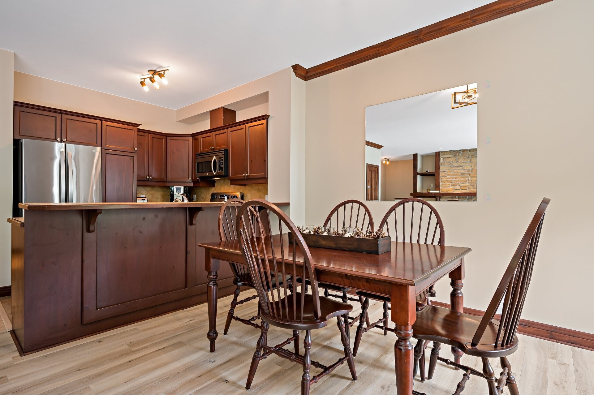 









300


Rue du Mont-Plaisant

, 10,
Mont-Tremblant,




QC
J8E1L2

