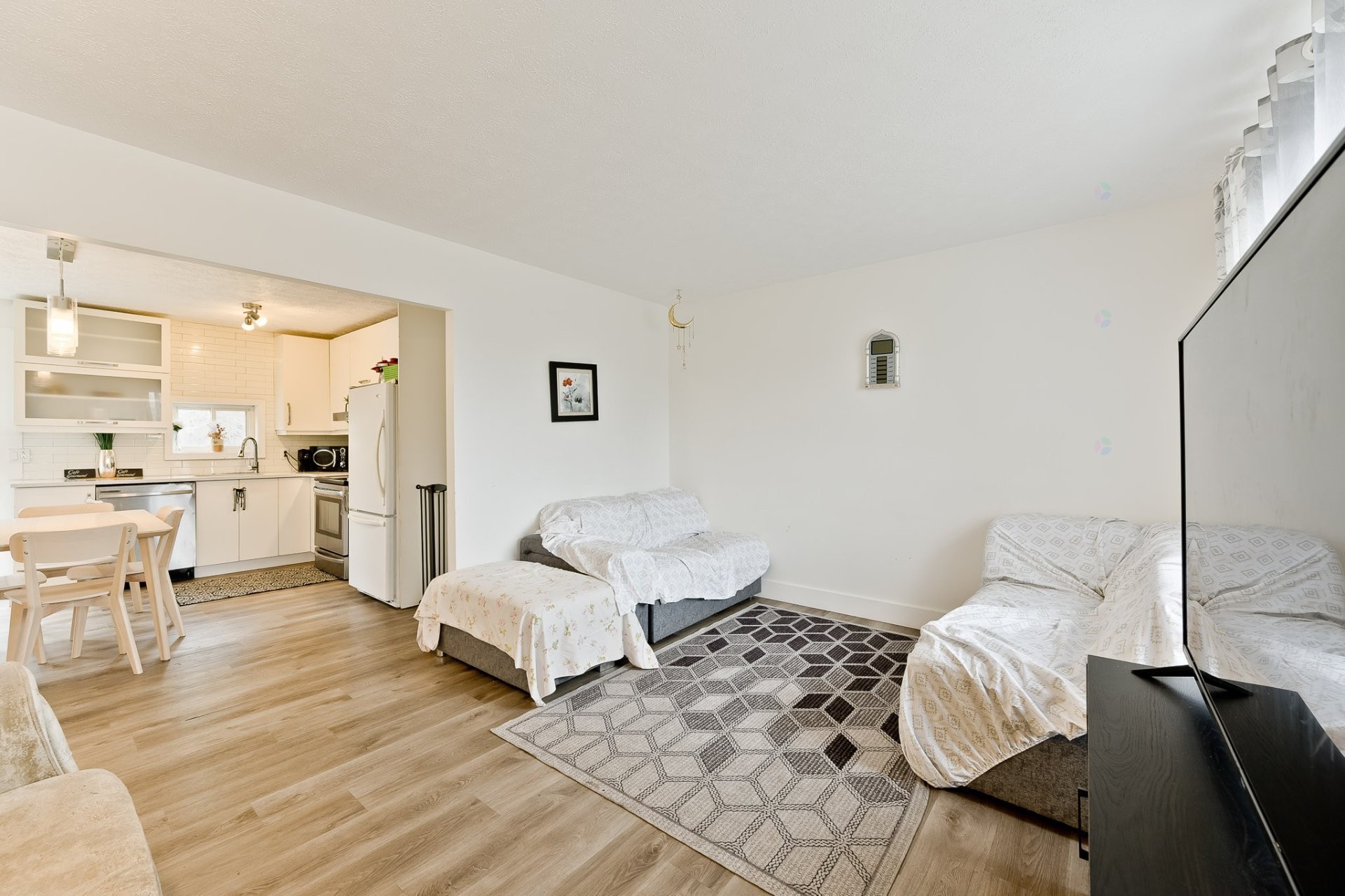 









4075


Rue de la Prairie

,
Sherbrooke (Les Nations),




QC
J1L1L3

