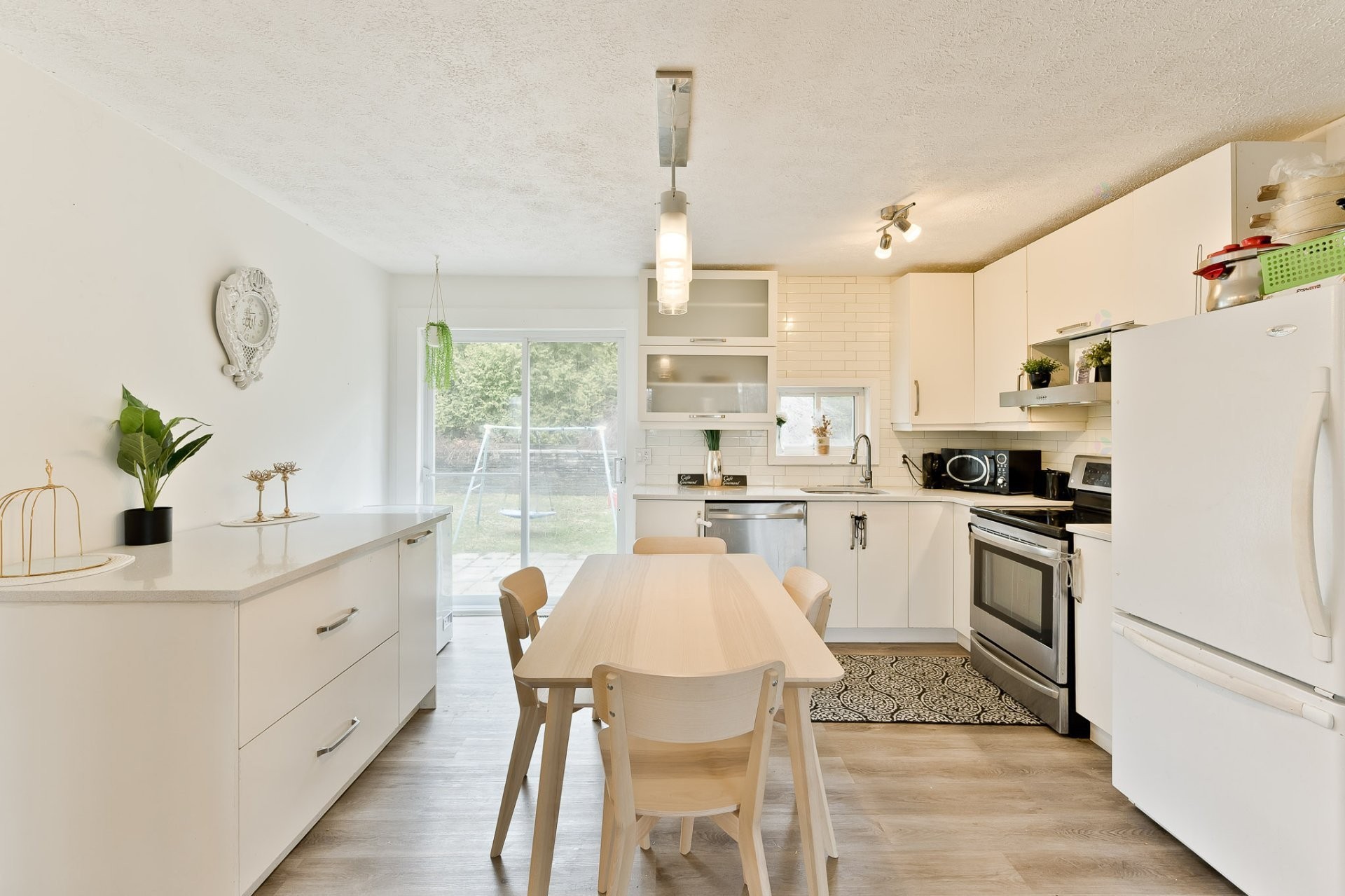 









4075


Rue de la Prairie

,
Sherbrooke (Les Nations),




QC
J1L1L3

