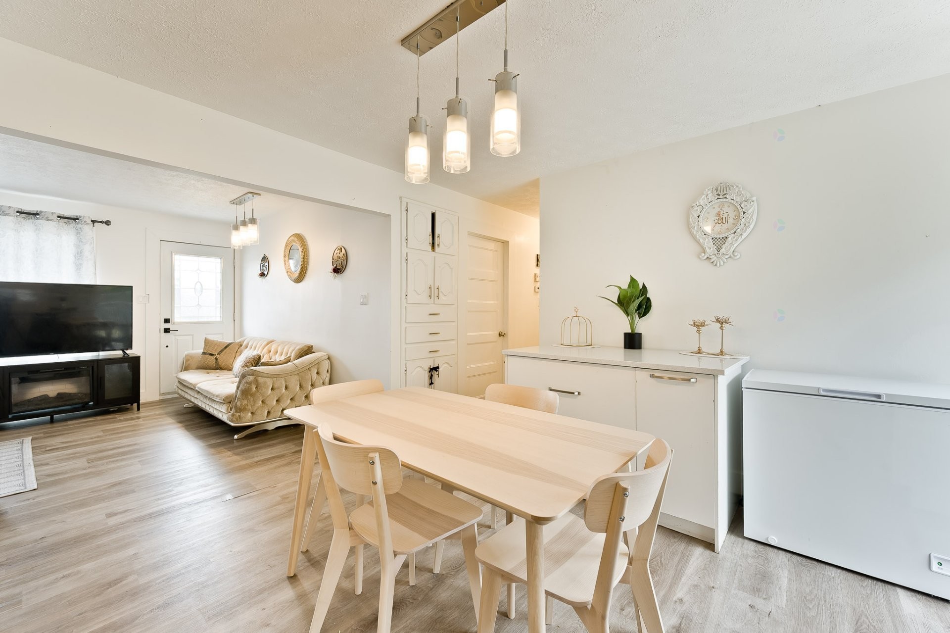 









4075


Rue de la Prairie

,
Sherbrooke (Les Nations),




QC
J1L1L3

