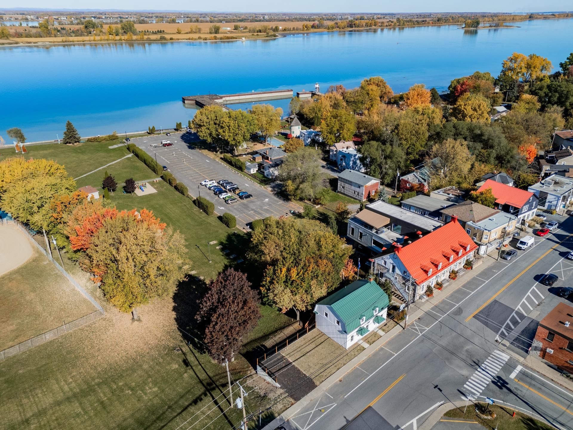 









601

 - 603


Route Marie-Victorin

,
Verchères,




QC
J0L2M0

