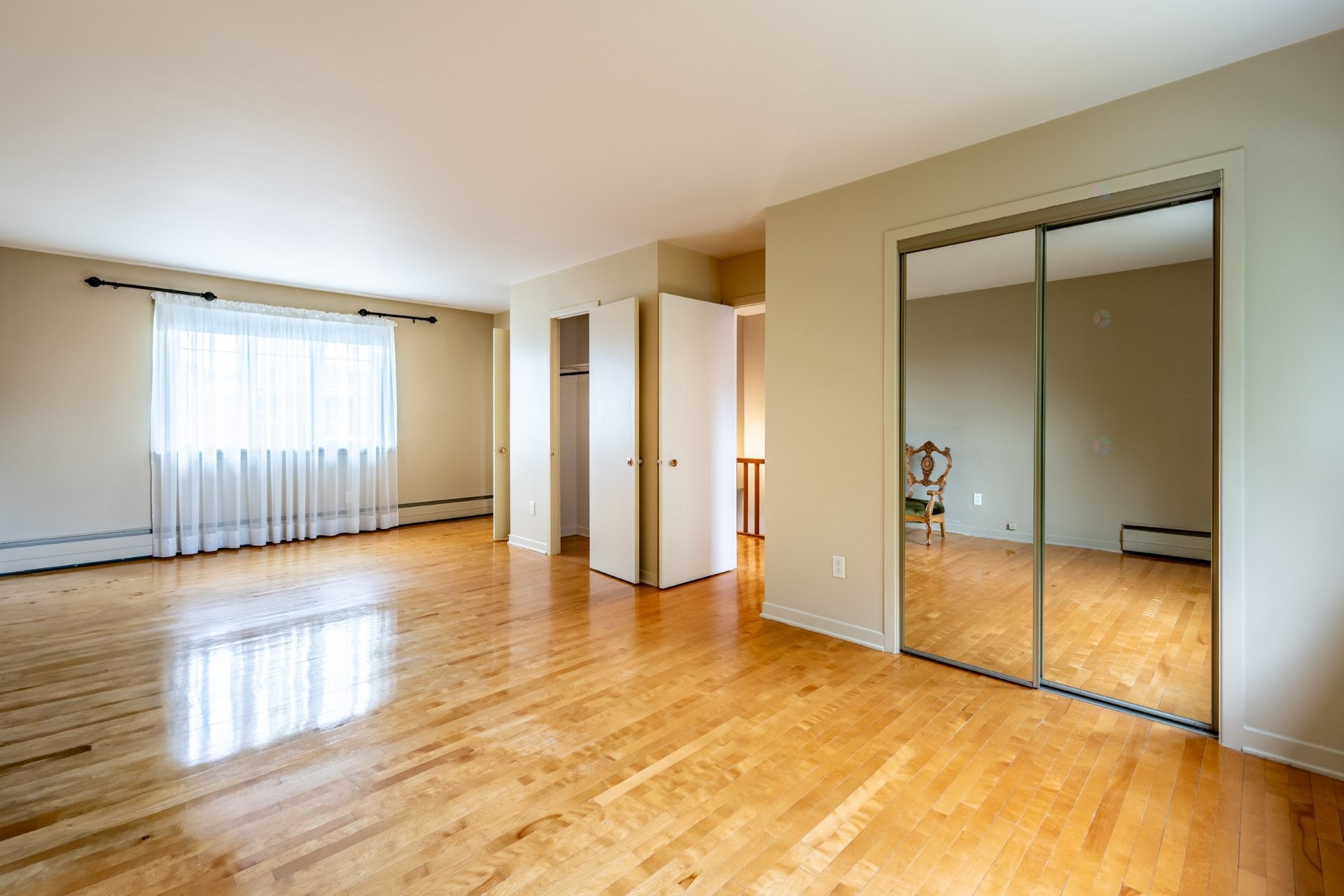 









471


Rue Gélinas

,
Trois-Rivières,




QC
G8T7E4

