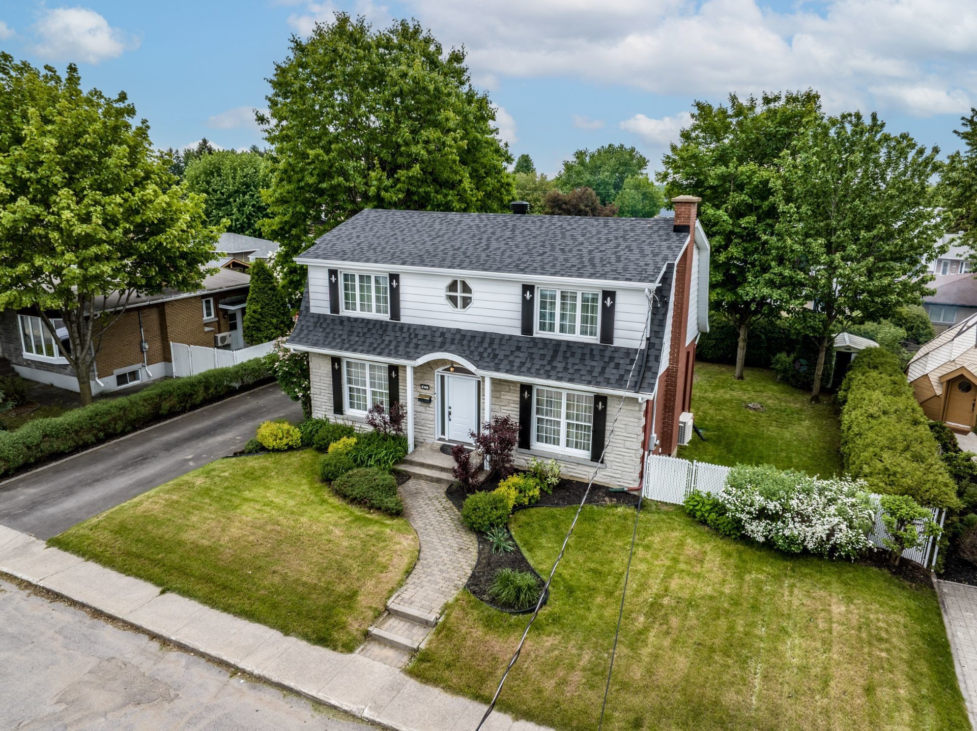 









471


Rue Gélinas

,
Trois-Rivières,




QC
G8T7E4


