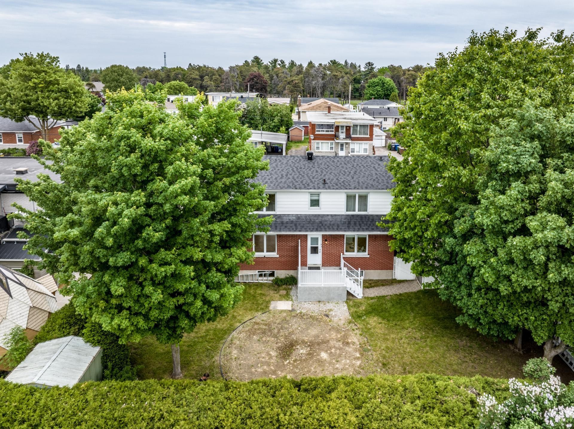 









471


Rue Gélinas

,
Trois-Rivières,




QC
G8T7E4

