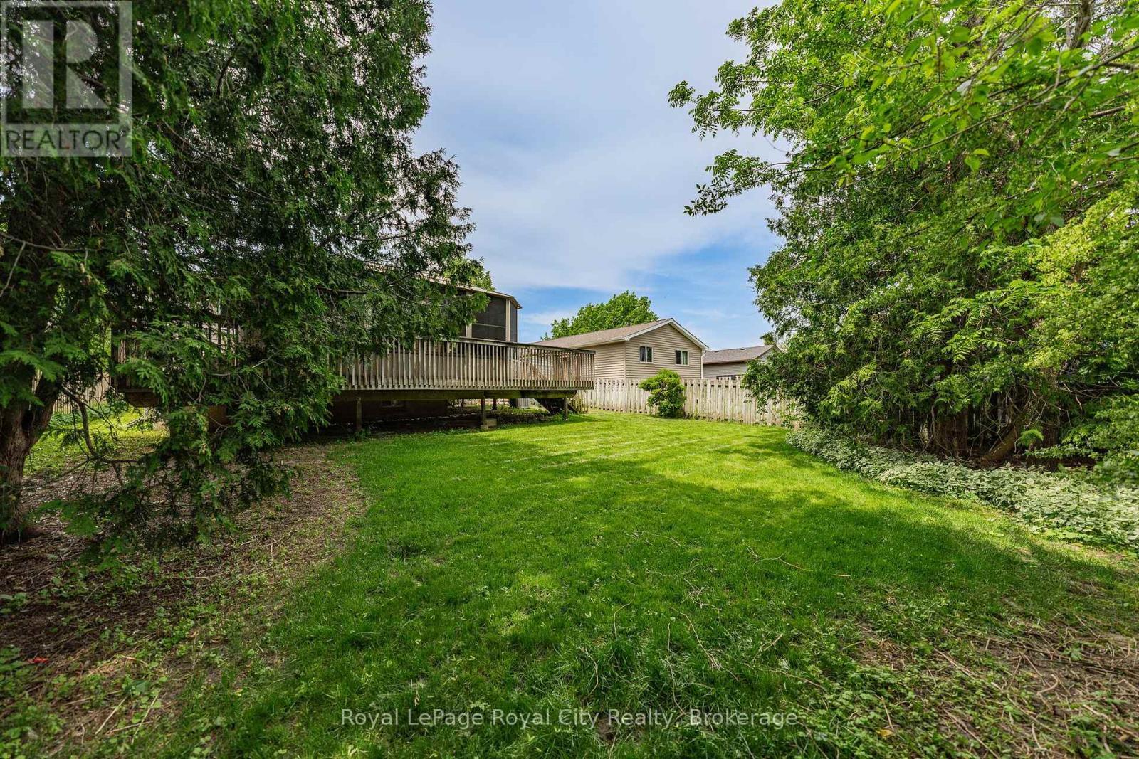 












35 EASTVIEW ROAD

,
Guelph (Grange Road),




Ontario
N1E6J7

