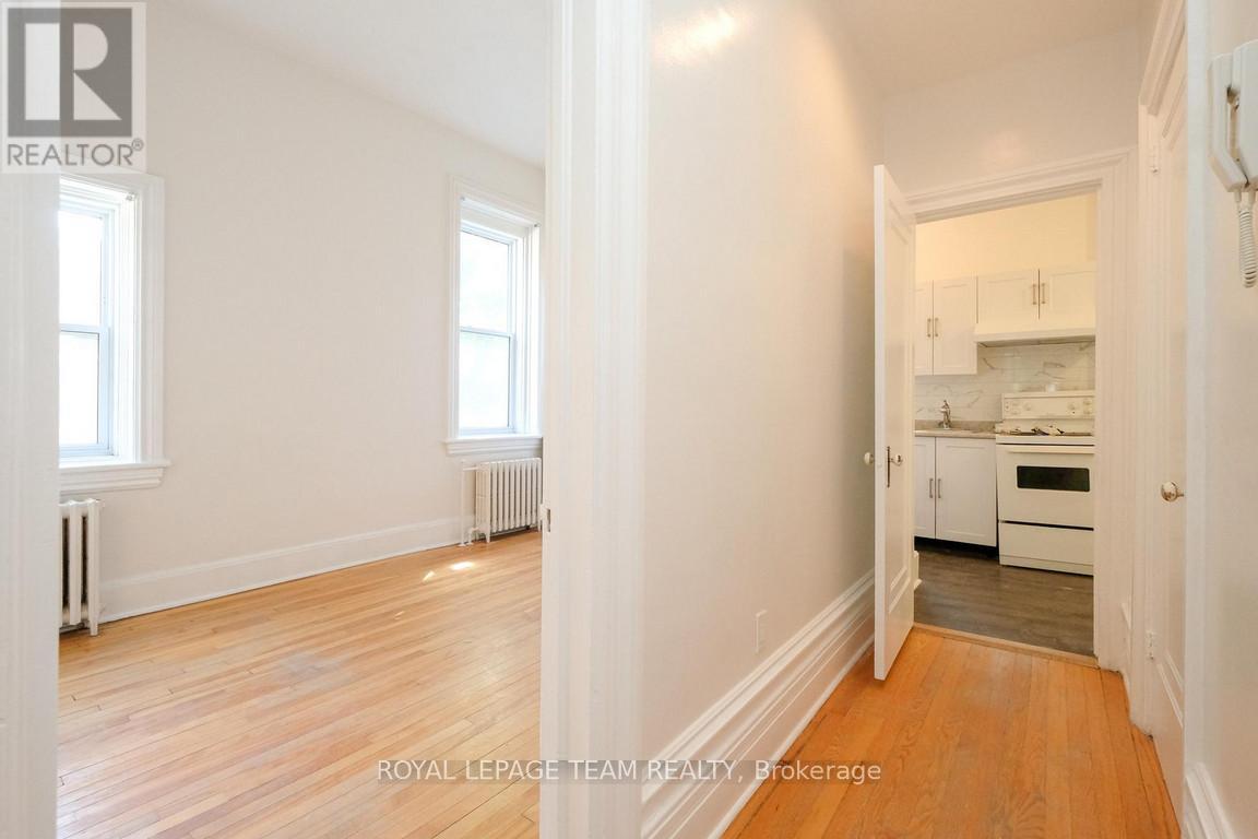 












260 SOMERSET STREET W

,
Ottawa,




Ontario
K2P0J6

