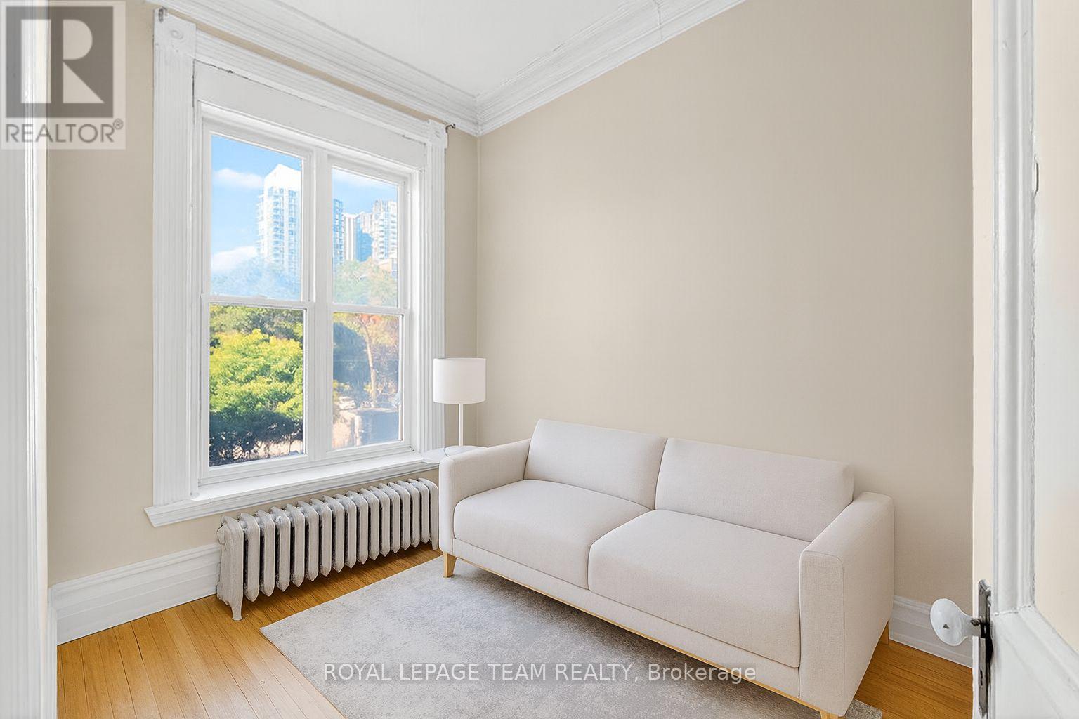 












260 SOMERSET STREET W

,
Ottawa,




Ontario
K2P0J6

