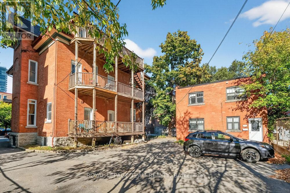 












260 SOMERSET STREET W

,
Ottawa,




Ontario
K2P0J6

