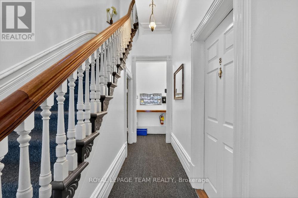 












260 SOMERSET STREET W

,
Ottawa,




Ontario
K2P0J6

