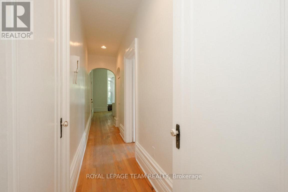 












260 SOMERSET STREET W

,
Ottawa,




Ontario
K2P0J6

