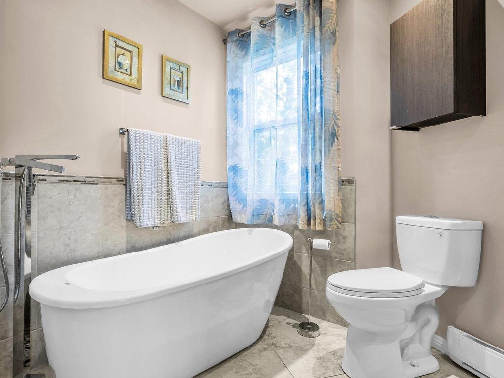 









18436


Rue du Manoir

,
Pierrefonds-Roxboro (Montréal),




QC
H9K1J3

