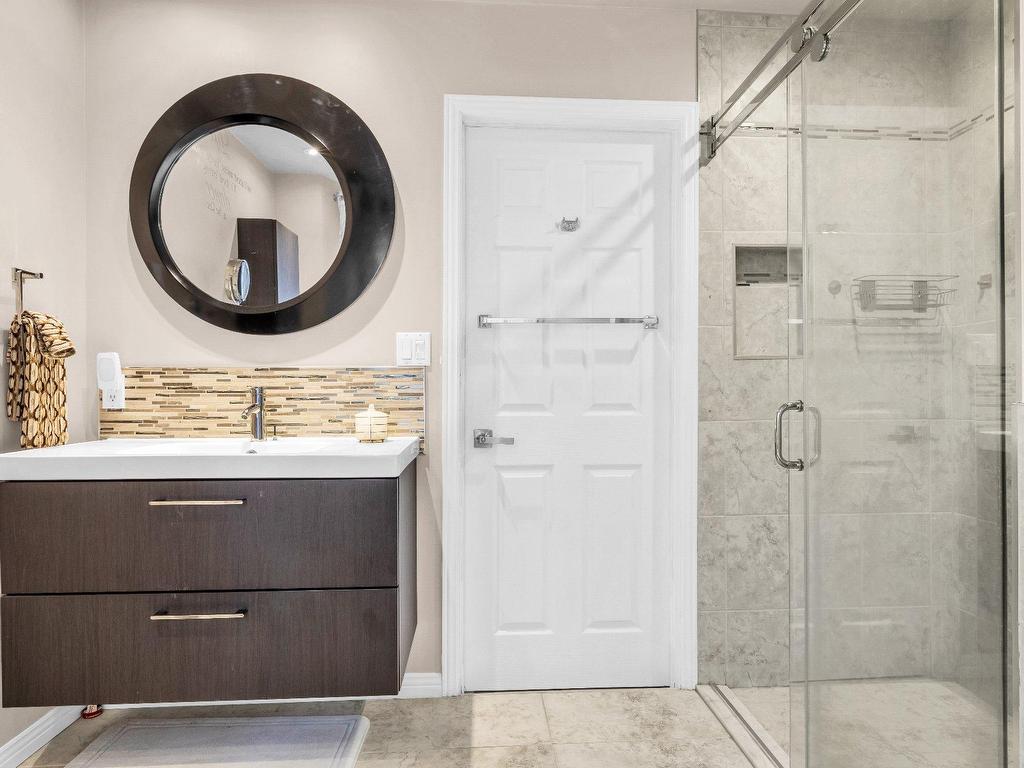 









18436


Rue du Manoir

,
Pierrefonds-Roxboro (Montréal),




QC
H9K1J3

