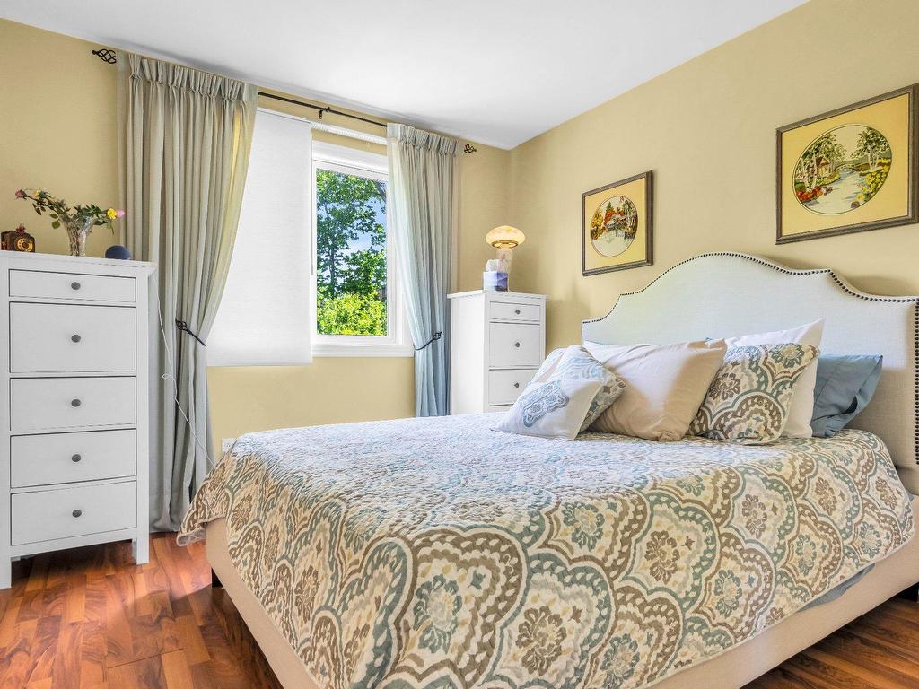 









18436


Rue du Manoir

,
Pierrefonds-Roxboro (Montréal),




QC
H9K1J3

