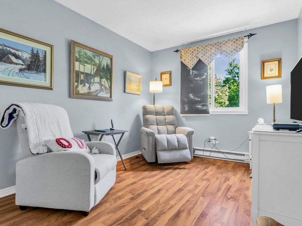 









18436


Rue du Manoir

,
Pierrefonds-Roxboro (Montréal),




QC
H9K1J3

