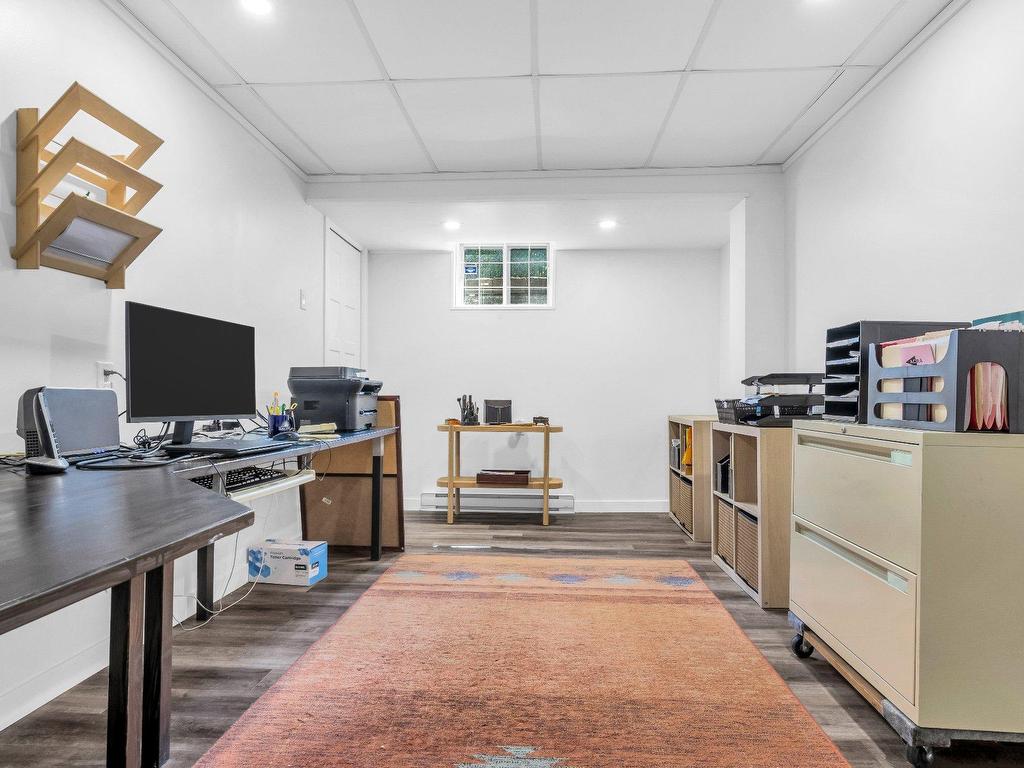 









18436


Rue du Manoir

,
Pierrefonds-Roxboro (Montréal),




QC
H9K1J3


