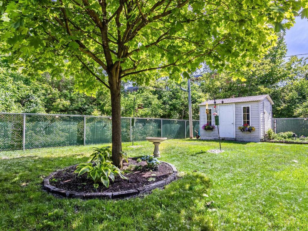 









18436


Rue du Manoir

,
Pierrefonds-Roxboro (Montréal),




QC
H9K1J3

