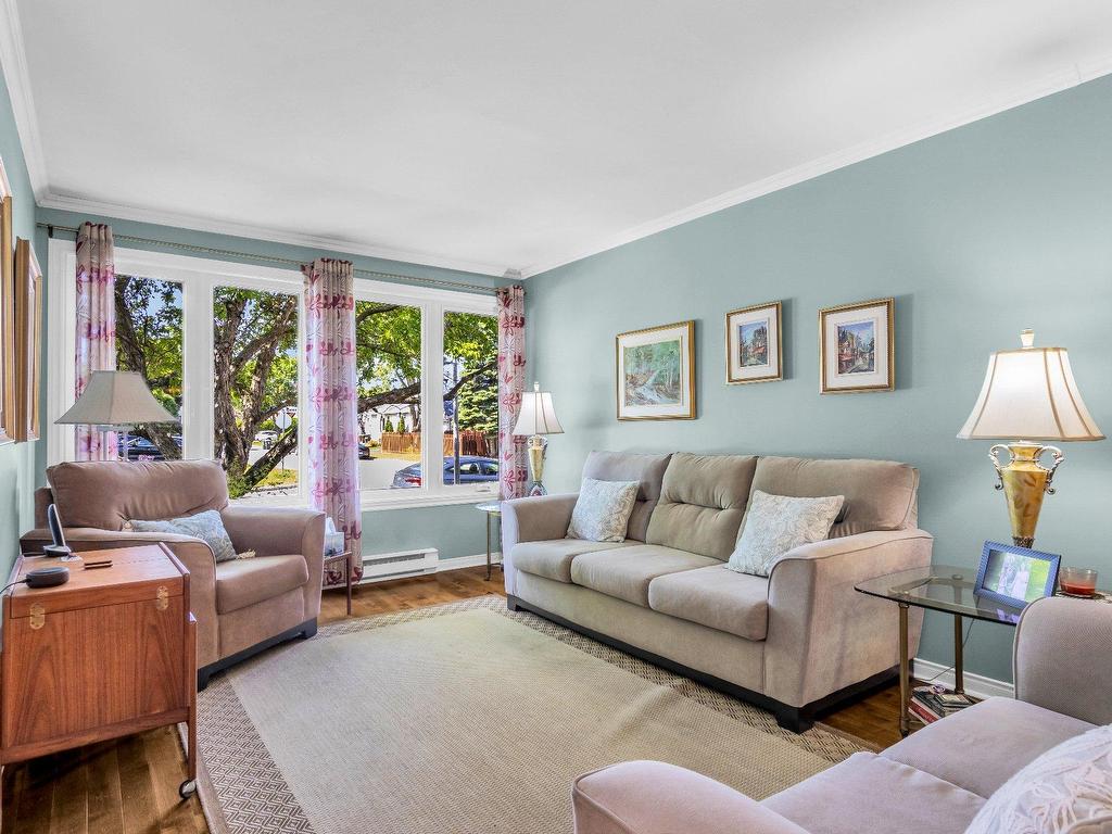 









18436


Rue du Manoir

,
Pierrefonds-Roxboro (Montréal),




QC
H9K1J3

