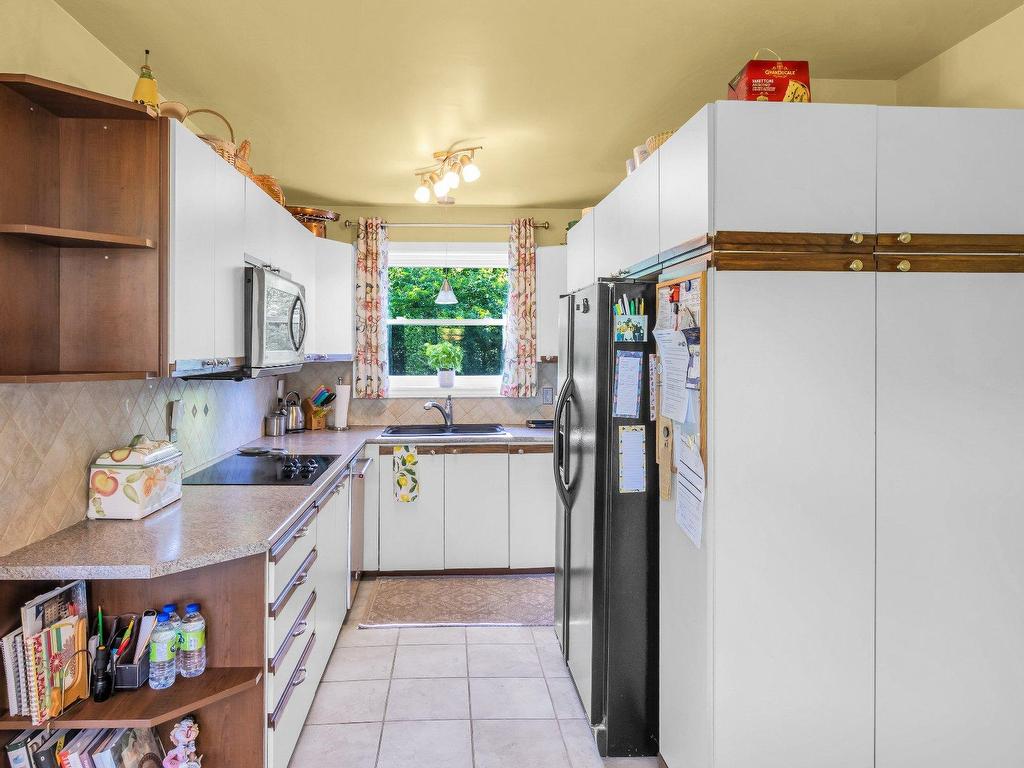 









18436


Rue du Manoir

,
Pierrefonds-Roxboro (Montréal),




QC
H9K1J3

