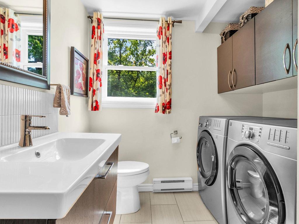 









18436


Rue du Manoir

,
Pierrefonds-Roxboro (Montréal),




QC
H9K1J3

