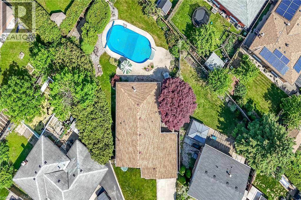 












40 BERMUDA Court

,
Hamilton,




Ontario
L9C2J8

