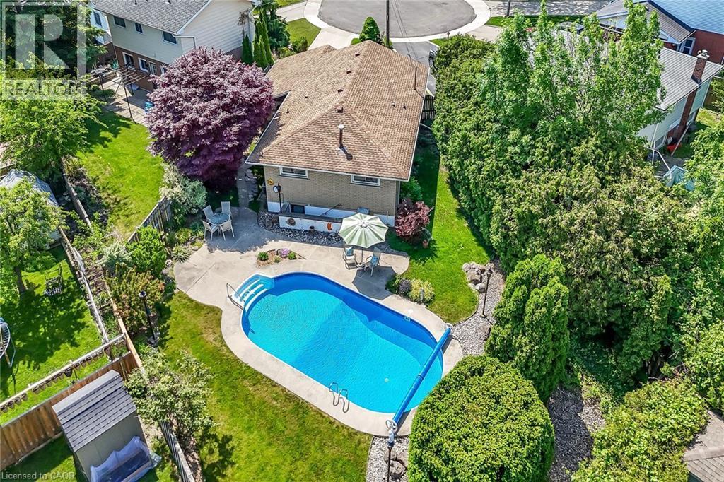 












40 BERMUDA Court

,
Hamilton,




Ontario
L9C2J8


