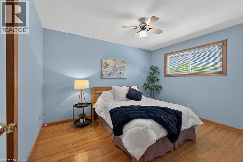 












40 BERMUDA Court

,
Hamilton,




Ontario
L9C2J8

