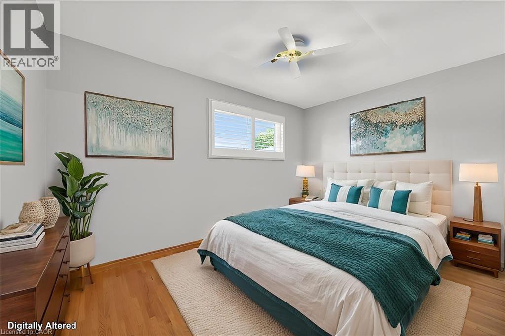 












40 BERMUDA Court

,
Hamilton,




Ontario
L9C2J8

