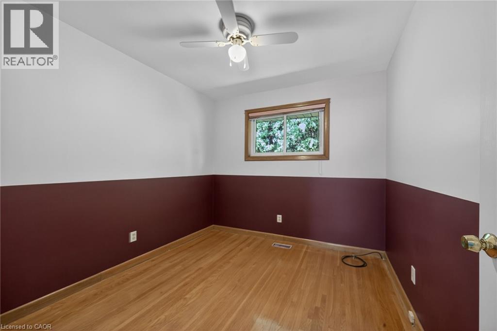 












40 BERMUDA Court

,
Hamilton,




Ontario
L9C2J8

