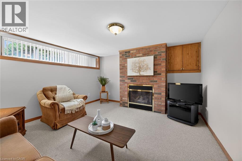 












40 BERMUDA Court

,
Hamilton,




Ontario
L9C2J8

