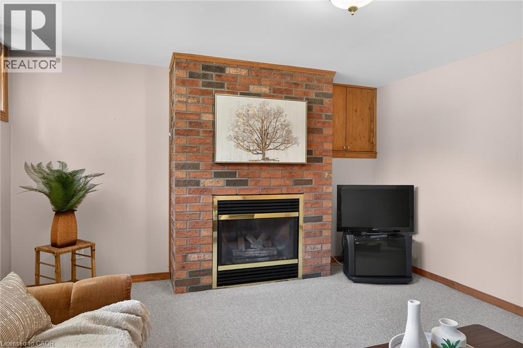 












40 BERMUDA Court

,
Hamilton,




Ontario
L9C2J8

