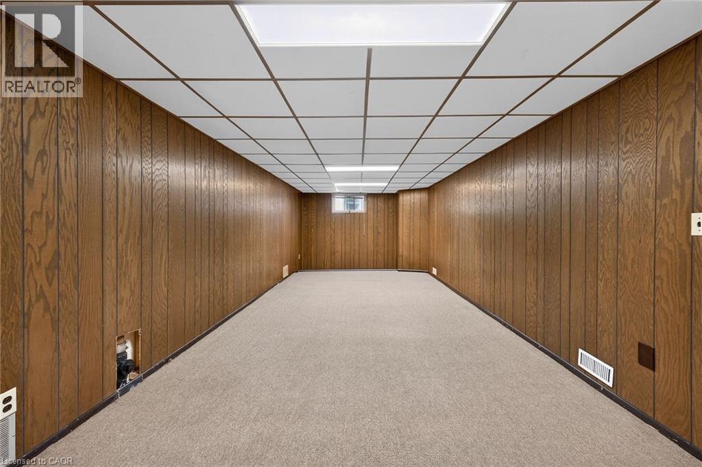 












40 BERMUDA Court

,
Hamilton,




Ontario
L9C2J8

