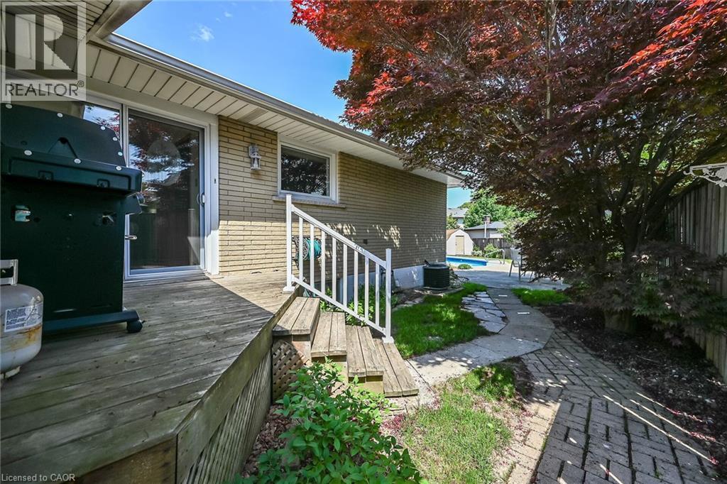 












40 BERMUDA Court

,
Hamilton,




Ontario
L9C2J8

