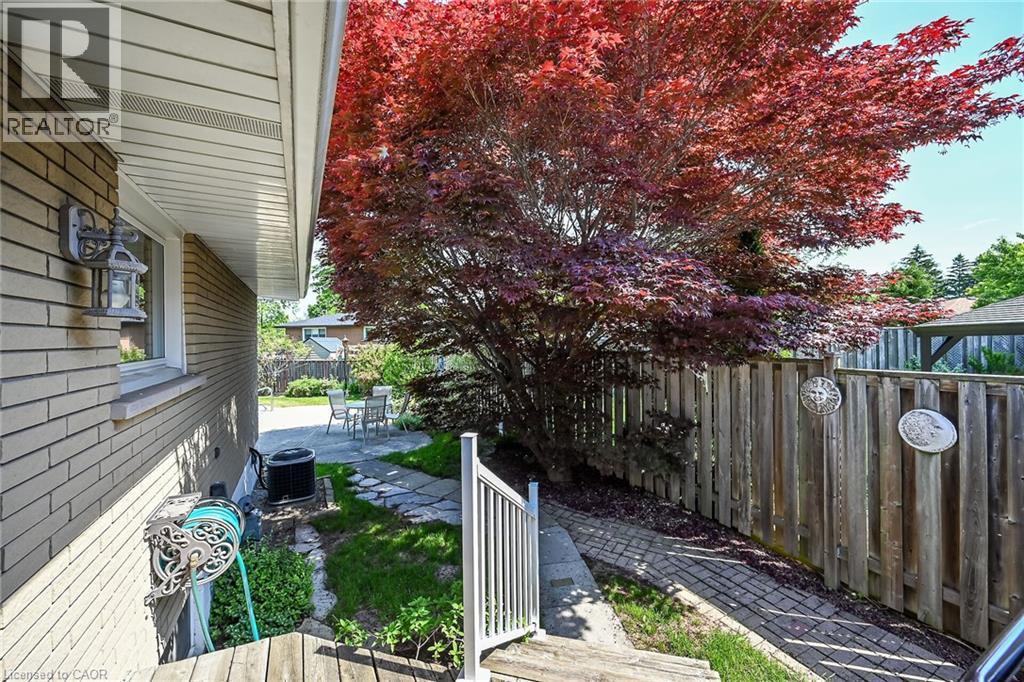 












40 BERMUDA Court

,
Hamilton,




Ontario
L9C2J8

